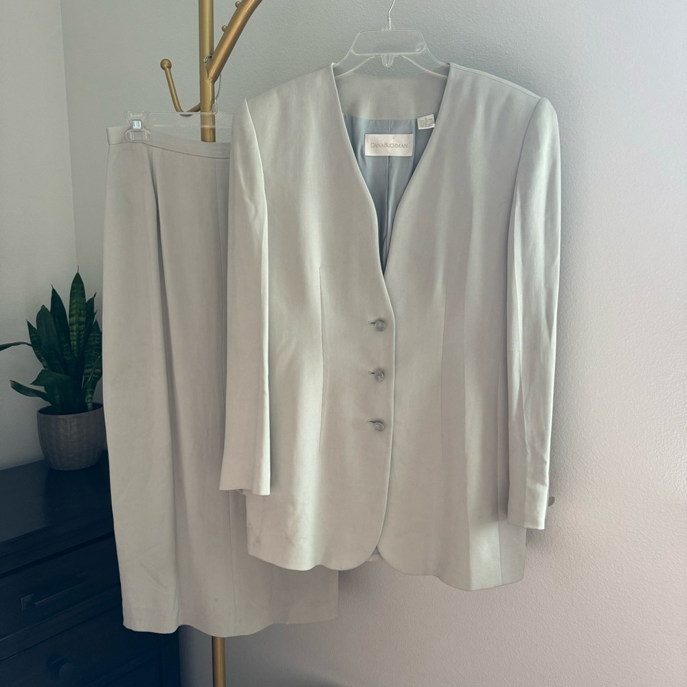 Dana Buchman Grey Silk Midi Skirt Suit Set - Blazer 8 /  Skirt 12